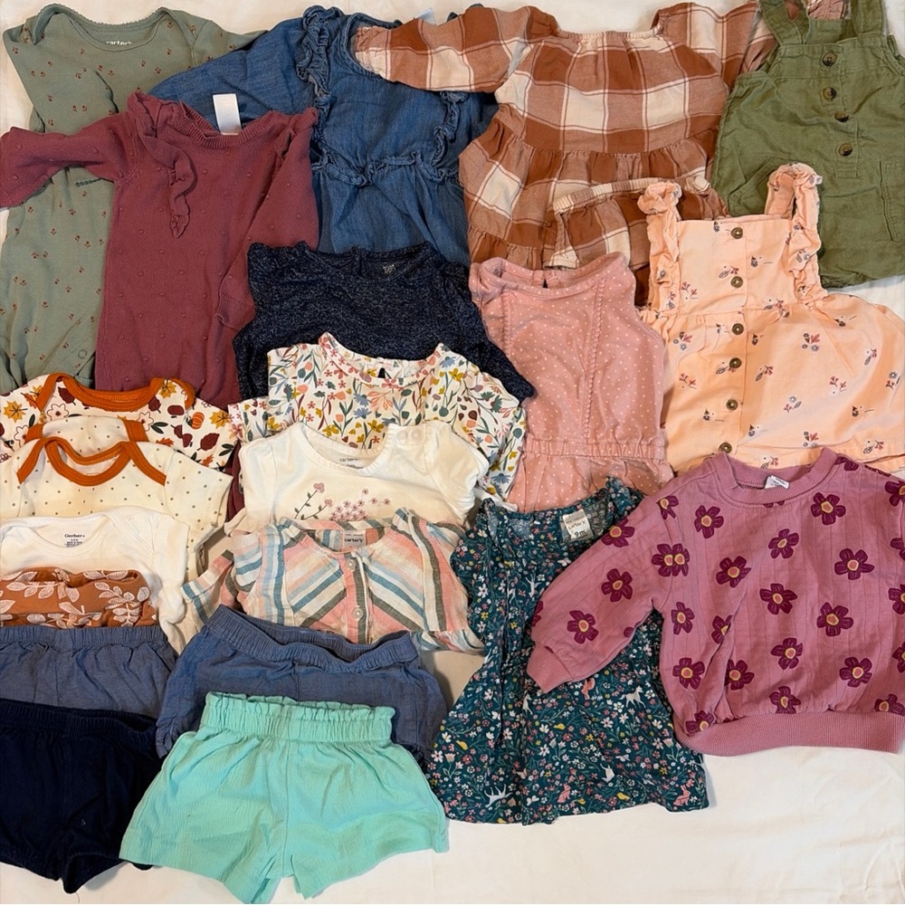 SOLD Assorted Baby Clothing Bundle 6-9 months